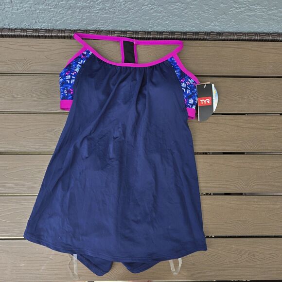 TYR Durafast Womens  Purple Santa Cruz 2 N 1 Tank & Della Boyshorts Sz L New - Picture 2 of 6